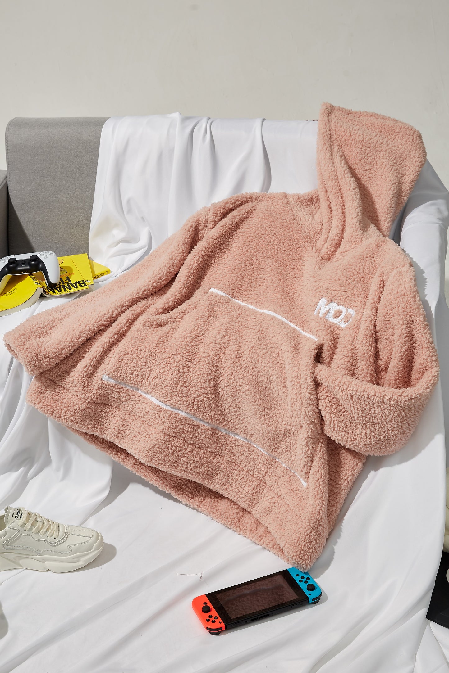 Jump Pocket MOD Blush Pink Short Hoodie Blanket